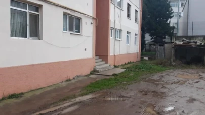Kardeşini bıçakladı