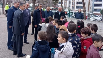 Kaymakam Güldoğan, Öğrencilerin Karne Sevincine Ortak Oldu