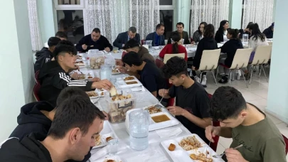 Kaymakam Kartal öğrencilerle bir araya geldi