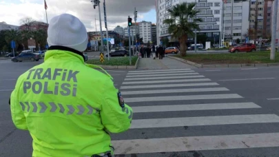 Kırmızı ışıkta geçen 50 yayaya toplam 34 bin 500 lira ceza