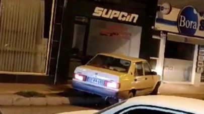 Kontrolden çıkan otomobil işyerine girdi