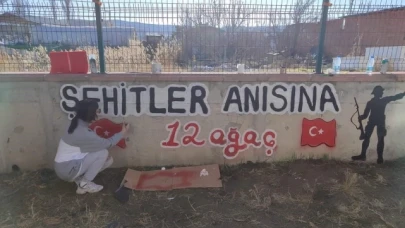 Lise öğrencileri 12 şehit için 12 fidan dikti