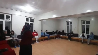 Lise Öğrencilerine Yönelik Sohbetler Devam Ediyor