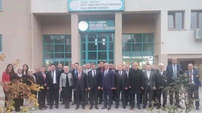 Mete, Merzifon’da Okul Müdürleriyle Yapılan Toplantıya Başkanlık Etti