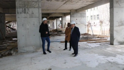 Müdür Türkmen, 32 derslikli ilkokul inşaatını yerinde inceledi