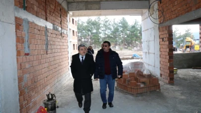 Müdür Türkmen, Okul İnşaatlarında İncelemelerde Bulundu