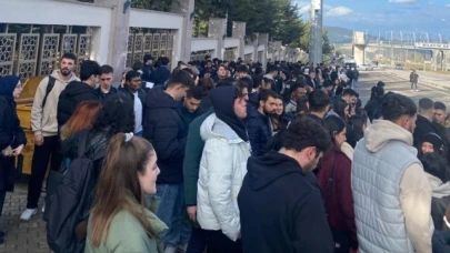 Öğrencilerin minibüs isyanı