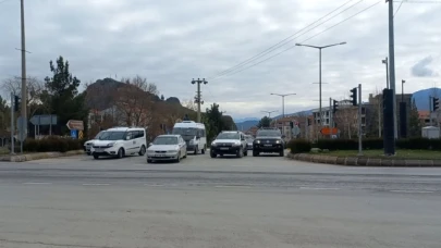 Trafik lambası kırmızıda takılı kalınca sürücüler zor anlar yaşadı