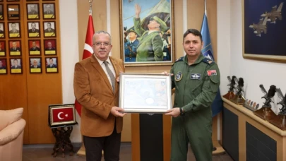 Üs Komutanı Kuş, Rektör Turabi'yi Misafir Etti