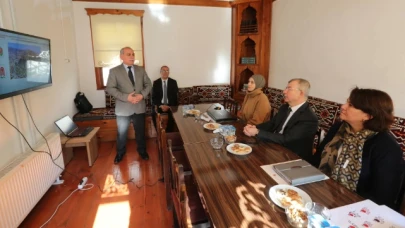 Vali Doruk tarihi eserleri inceledi
