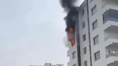 Yangın çıkan dairede alevler böyle yükseldi