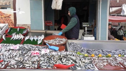 Yeni Yıla Hamsi İndirimli girdi