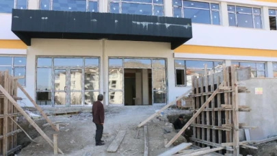 24 Derslik Anadolu Lisesi İnşaatında İncelemelerde Bulundu