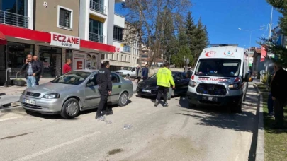 4 aracın karıştığı kaza: 3 yaralı