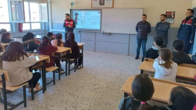 Amasya’da Jandarma Öğrencileri Bilgilendiriyor