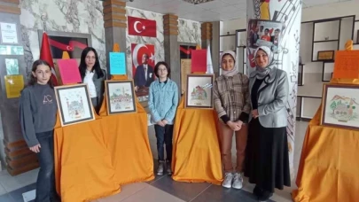 Amasyalı öğrenciler tarihi camileri minyatür tablolara işledi