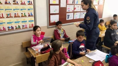 Amasyalı Öğrenciler Trafik Konusunda Bilgilendirildi