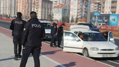 Aracın içinde ölü bulundu