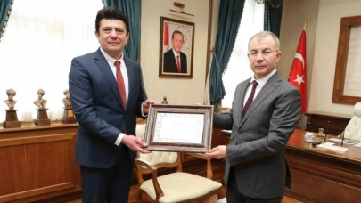 Bakanlıktan öğrencisinin hayatını kurtaran Hüseyin Öğretmene başarı belgesi