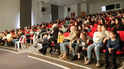 “Bremen Mızıkacıları” Çocuklar İçin Sahne Aldı