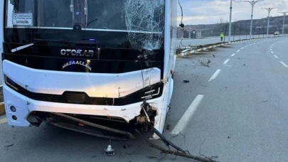 Direksiyon başında beyin kanaması geçiren sürücü hayatını kaybetti