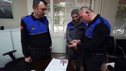 Ev kirasının olduğu cüzdanını kaybetti, Zabıta sahibine teslim edip sevindirdi
