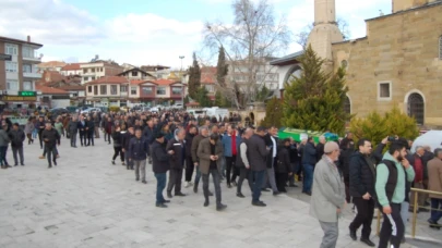 Eyüp Aşık ve Kız Kardeşi göz yaşları arasında son yolculuğuna uğurlandı