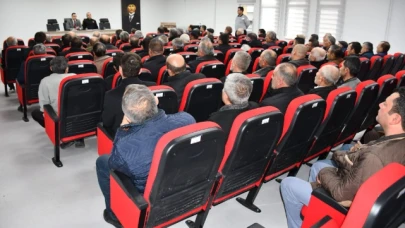 Gümüşhacıköy'de Muhtar Adaylarına Bilgilendirme Toplantısı