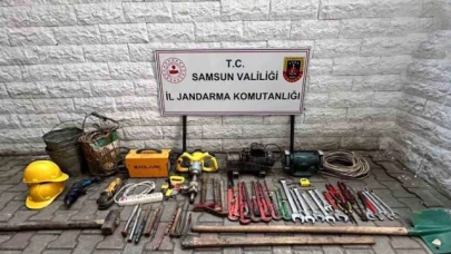 Kaçak kazı yapan 5 kişi jandarma tarafından yakalandı