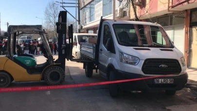 Kamyonetin altında kalan yaşlı kadın hayatını kaybetti