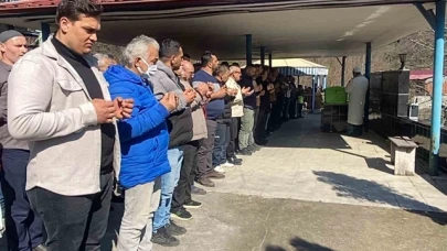 Kamyonetin kasasının çarptığı 13 yaşındaki çocuk toprağa verildi