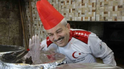 Keşkek tenceresini karpuz seçer gibi açıyor: "Aman Allah'ım"