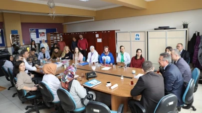 Kargı, Merzifon'daki Okullarda Öğretmenlerle Bir Araya Geldi