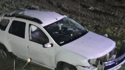 Otomobil sürücüsü direksiyon hakimiyetini kaybetti: 2 ölü, 1 yaralı
