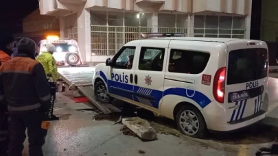 Şüpheli araç kovalayan polis otosu kaza yaptı