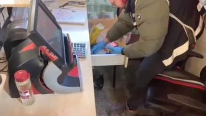 Tefecilerin adreslerine baskın, tapu, senet ve ruhsatsız silahlar ele geçirildi