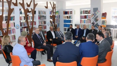 Türkmen, Kütüphanenin Açılışını Gerçekleştirdi