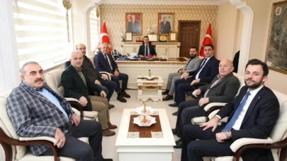 Üçok, Ziyaretlerine Başladı