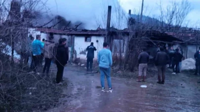Yangında dumandan etkilenen yaşlı kadın hayatını kaybetti