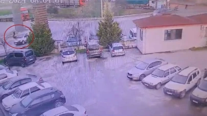 Yolun karşısına geçmek istedi, ağır yaralandı: O anlar kamerada