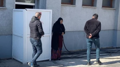 Zabıtayı gören dilenci, kadınlar tuvaletine saklandı