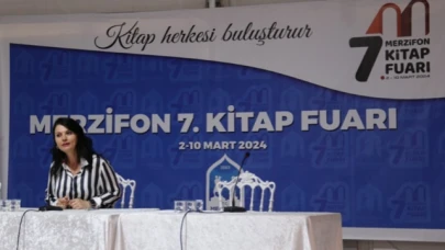 Açelya Akkoyun, Merzifon'da Kitapseverlerle Buluştu