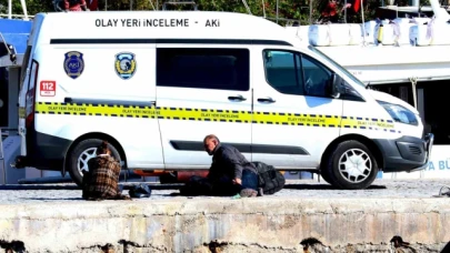 Acılı baba oğlunun cenazesine sarılıp ağladı