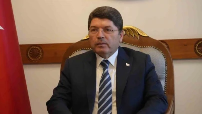 Adalet Bakan Tunç: "Yardım bekleyen, çocukları, kadınları açlıktan korumak için sırada bekleyen Filistinlilerin üzerine bomba yağdıran bir devlet olamaz, bu ancak terör örgütünün işidir"