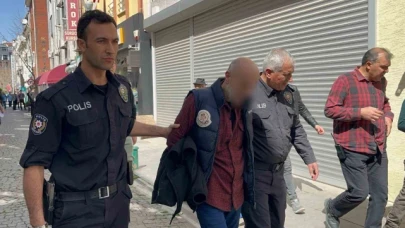 Alkol çaldığı marketin çalışanlarına bıçak çekti, kovalamaca sonucu yakalandı