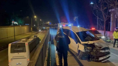 Alkollü sürücü aracıyla duvara çarptı
