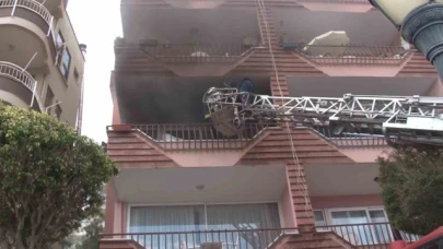 Apartman dairesinde çıkan yangın korkuttu
