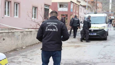 Bıçaklı kavga: 1'i ağır 2 yaralı