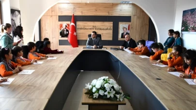 Büyükkaymakcı, Öğrencileri Ödüllendirdi