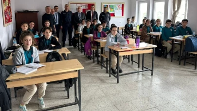 Büyükkaymakcı, Öğrencilerle Buluştu